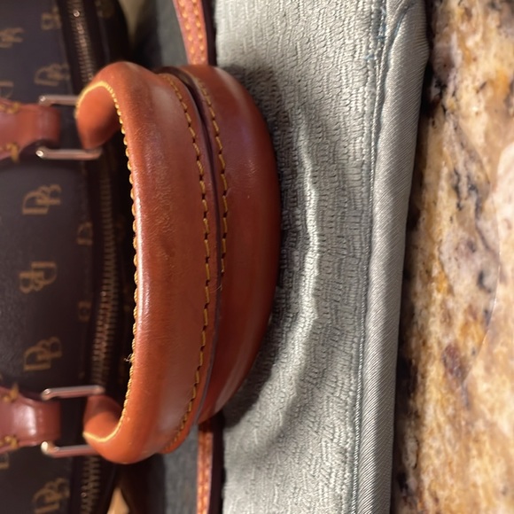 Handbag - Picture 6 of 9